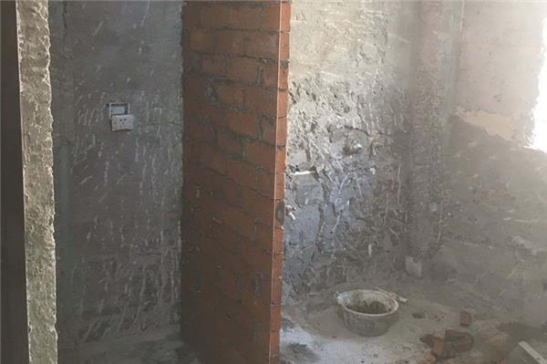老房子裝修，原來洗澡間的瓷磚不拆再重新裝修可以嗎？