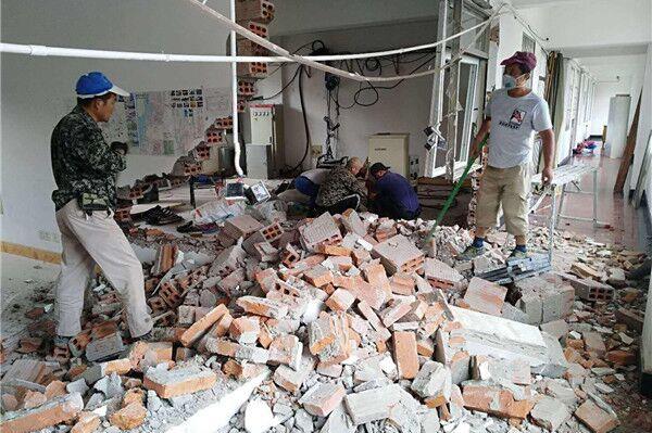 業主在裝修拆除施工的注意事項。