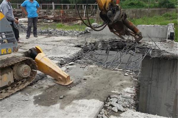 拆除工程作業(yè)時需要采取哪些安全措施